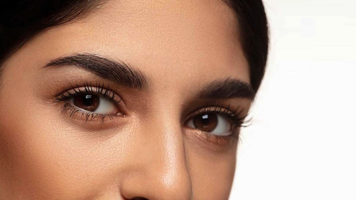 4 Natural Ways To Make Your Eyebrows Thick
