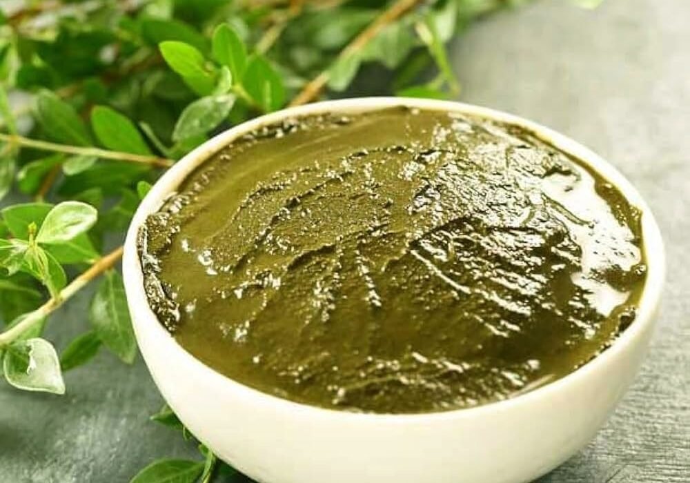 How Henna Is Applied on Gray Hair